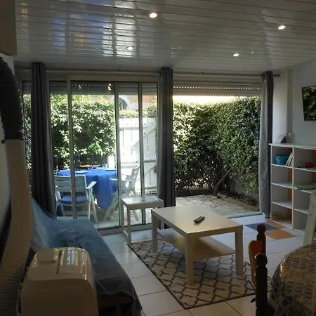 Апартаменты Appt 3 Pieces 42m2 + Terrasse 9m2 Ref 4044 Le Castellas